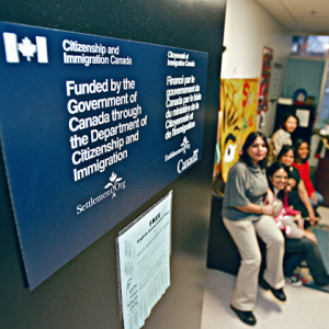 珍视你的枫叶卡 永久居民在加犯罪会被遣返